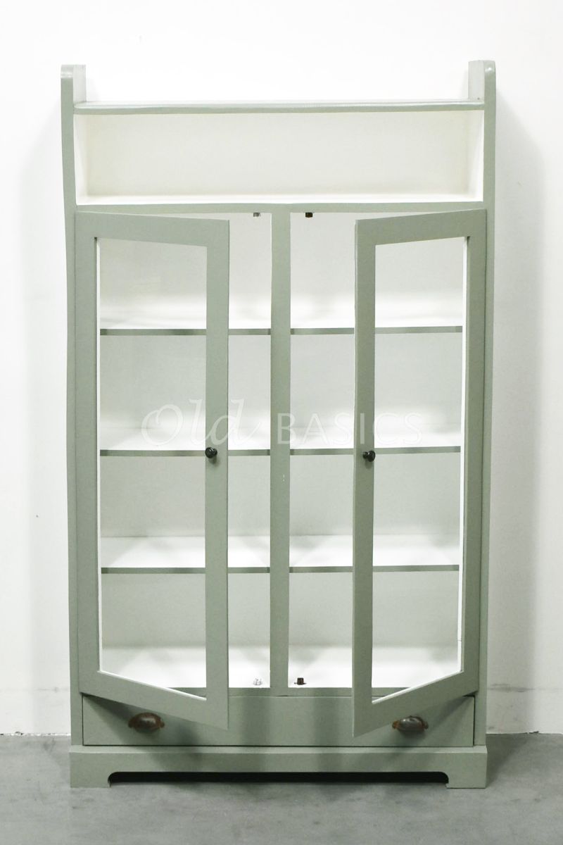 Detail van Vitrinekast, groen, materiaal hout